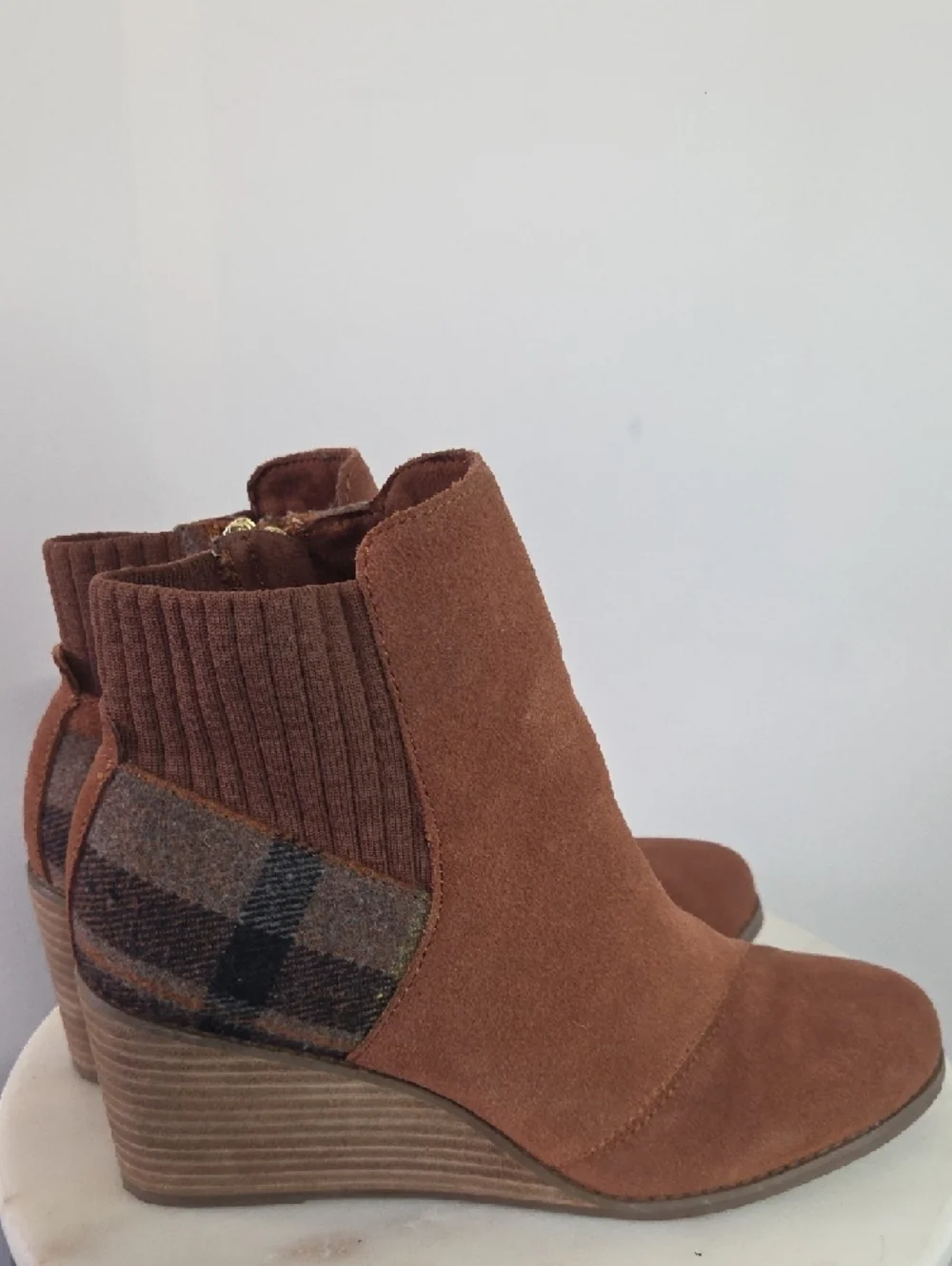 Toms Brown Suede Wedge Ankle Boots with Plaid Heel Size 8.5